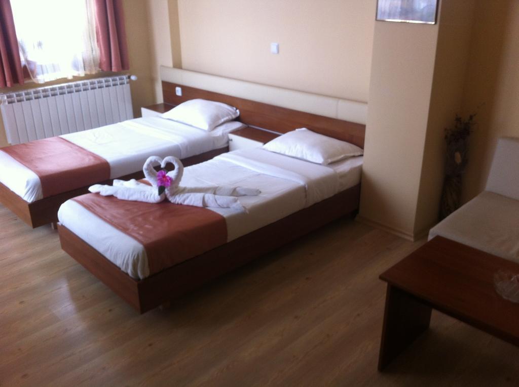 Rusenski Lom Hotel Koshov Buitenkant foto