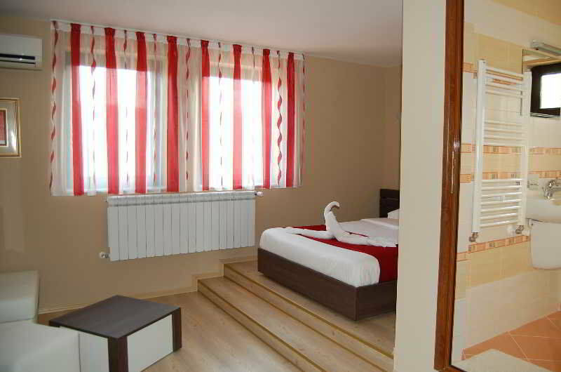Rusenski Lom Hotel Koshov Buitenkant foto